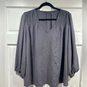 Women’s flowy grey blouse work top L